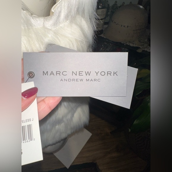 Marc New York Faux Fox Fur Vest Cream Sleeveless Jacket - Picture 9 of 14